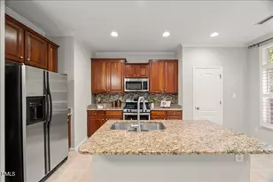 6733 Middleboro Dr, Raleigh, NC 27612 - Photo 6