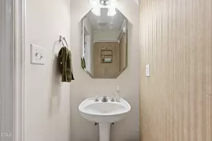 725 Valley Dr, Durham, NC 27704 - Photo 12