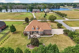 296 Shoreline Dr, Princeton, NC 27569 - Photo 4