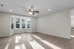 210 W Oak St, Zebulon, NC 27597 - Photo 10