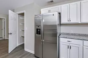210 W Oak St, Zebulon, NC 27597 - Photo 20
