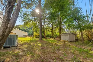 210 W Oak St, Zebulon, NC 27597 - Photo 40