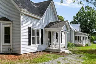 210 W Oak St, Zebulon, NC 27597 - Photo 4