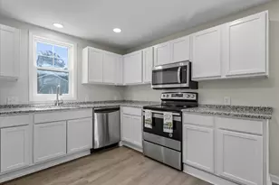 210 W Oak St, Zebulon, NC 27597 - Photo 16