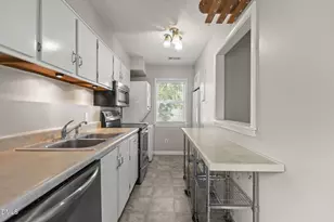 227 Schultz St, Chapel Hill, NC 27514 - Photo 4