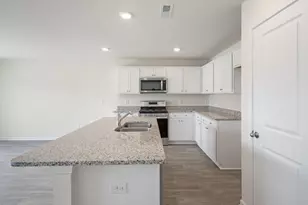 135 Carriedelle Ln, Wilsons Mills, NC 27577 - Photo 4