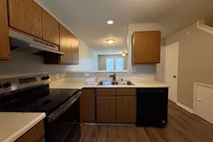 8102 Farmlea Cir, Raleigh, NC 27616 - Photo 6