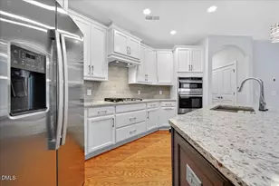 609 Crooked Pine Dr, Cary, NC 27519 - Photo 20