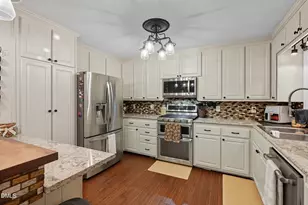 2007 Sunnybrook Dr, Burlington, NC 27215 - Photo 8