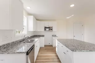 32 Littlefield Ln, La Grange, NC 28551 - Photo 16