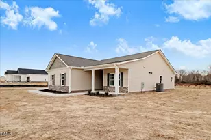 401 Creeks Edge Dr, Pikeville, NC 27863 - Photo 6