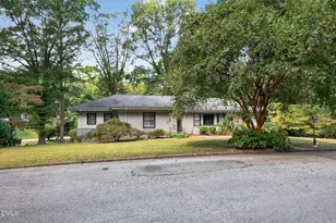 910 Marrow Dr, Henderson, NC 27536 - Photo 2