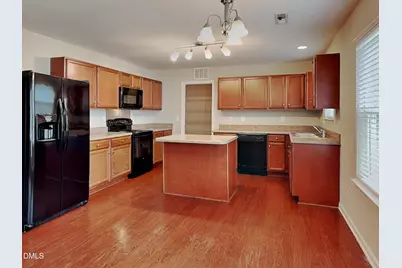 124 Hunterwood Place, Benson, NC 27504 - Photo 2