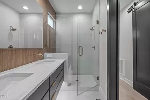 226 Woodsborough Pl, Raleigh, NC 27601 - Photo 20