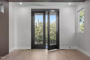 226 Woodsborough Pl, Raleigh, NC 27601 - Photo 16