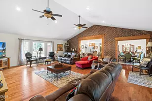 335 Sprunt Dr, Clinton, NC 28328 - Photo 16