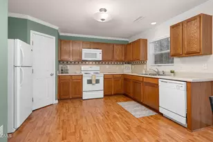 238 Farrington Dr, Clayton, NC 27520 - Photo 8