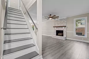 804 W Scotsdale Rd, Laurinburg, NC 28352 - Photo 8