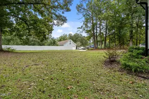 804 W Scotsdale Rd, Laurinburg, NC 28352 - Photo 32