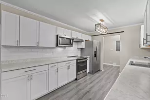 804 W Scotsdale Rd, Laurinburg, NC 28352 - Photo 16