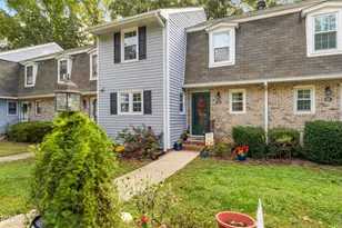 815 Kensington Dr, Cary, NC 27511 - Photo 4