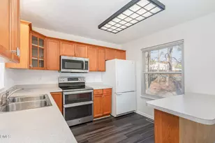 325 Bainbridge Cir, Garner, NC 27529 - Photo 4