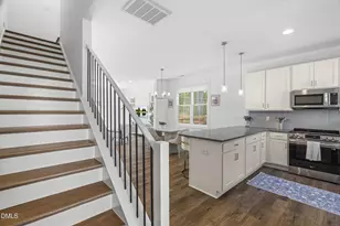 5631 Johnson Woods Ct, Raleigh, NC 27609 - Photo 4