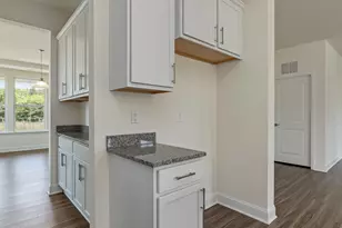 1033 Bolton Pointe Dr, Zebulon, NC 27597 - Photo 4