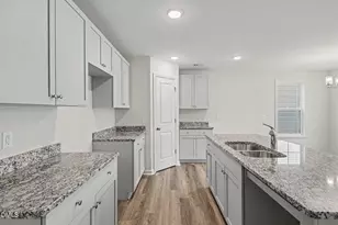22 E Emily Gardens Dr, Selma, NC 27576 - Photo 8