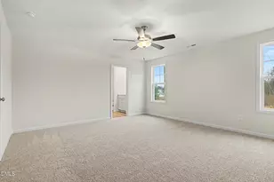 22 E Emily Gardens Dr, Selma, NC 27576 - Photo 18