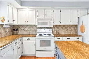 7810 Vauxhill Dr, Raleigh, NC 27615 - Photo 32