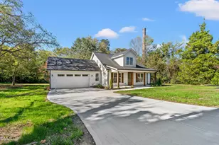 321 W Noble St, Louisburg, NC 27549 - Photo 2