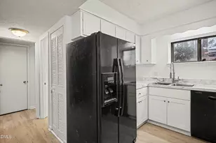 701 Godwin Ct, Raleigh, NC 27606 - Photo 12