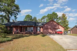 5686 Bear Creek Cir, Fayetteville, NC 28304 - Photo 2