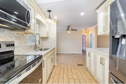 7810 US Highway 301 S, Four Oaks, NC 27524 - Photo 10