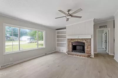 125 Hillcreek Drive, Parkton, NC 28371 - Photo 4