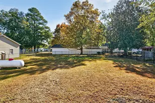 305 S Pearl St, Princeton, NC 27569 - Photo 24