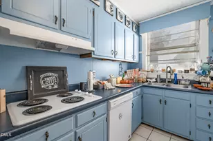 303 W Dolphin St, Siler City, NC 27344 - Photo 14