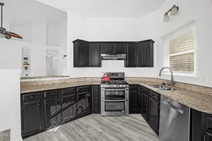 115 Romaine Ct, Cary, NC 27513 - Photo 6