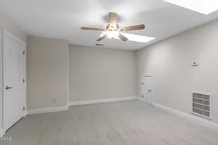 10410 Sablewood Dr, Raleigh, NC 27617 - Photo 32