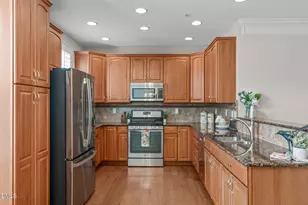 10410 Sablewood Dr, Raleigh, NC 27617 - Photo 8