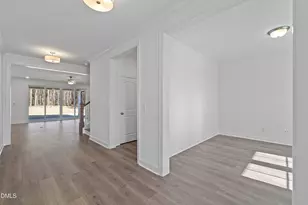 7 E Victoria Ridge Dr, Selma, NC 27576 - Photo 4