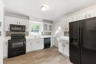 3901 Hartwell Rd, Fayetteville, NC 28304 - Photo 6