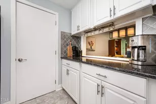 2 Vauxhall Pl, Chapel Hill, NC 27517 - Photo 8