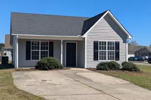100 Reebe Cir, Selma, NC 27576 - Photo 2
