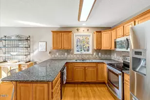 195 Woodcroft Dr, Youngsville, NC 27596 - Photo 6