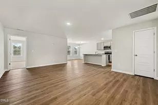 13 E Emily Gardens Dr, Selma, NC 27576 - Photo 8