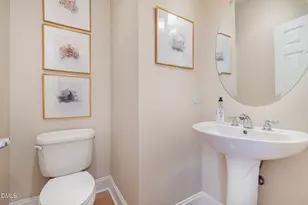 1120 Parkridge Ln, Raleigh, NC 27605 - Photo 20