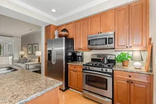 1120 Parkridge Ln, Raleigh, NC 27605 - Photo 16