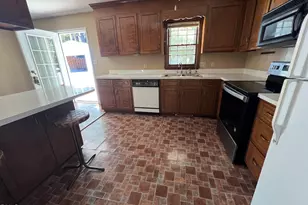 155 Dorsey Pl, Henderson, NC 27536 - Photo 6